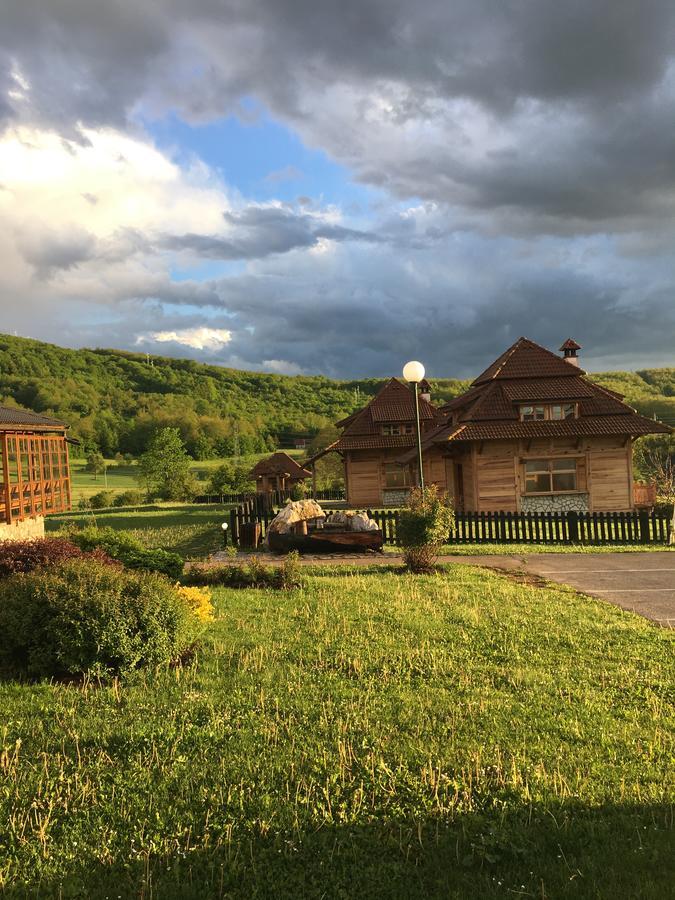 Nacionalna Kuca Bajo Mackat Vila Exterior foto