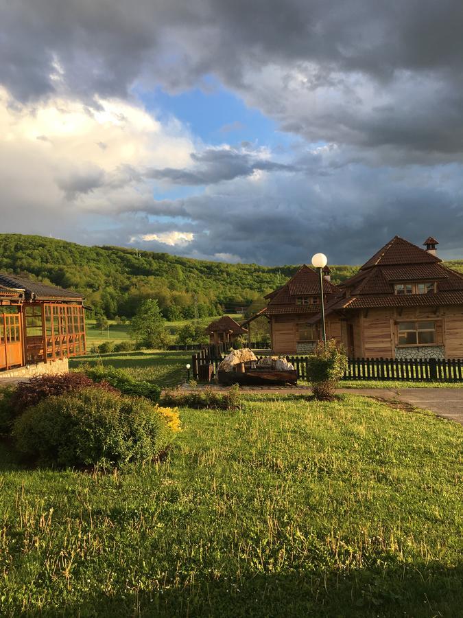 Nacionalna Kuca Bajo Mackat Vila Exterior foto